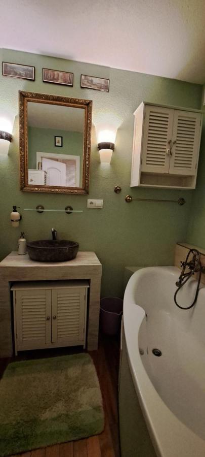 2 Rooms Apartment In Old Town Кошице Екстериор снимка